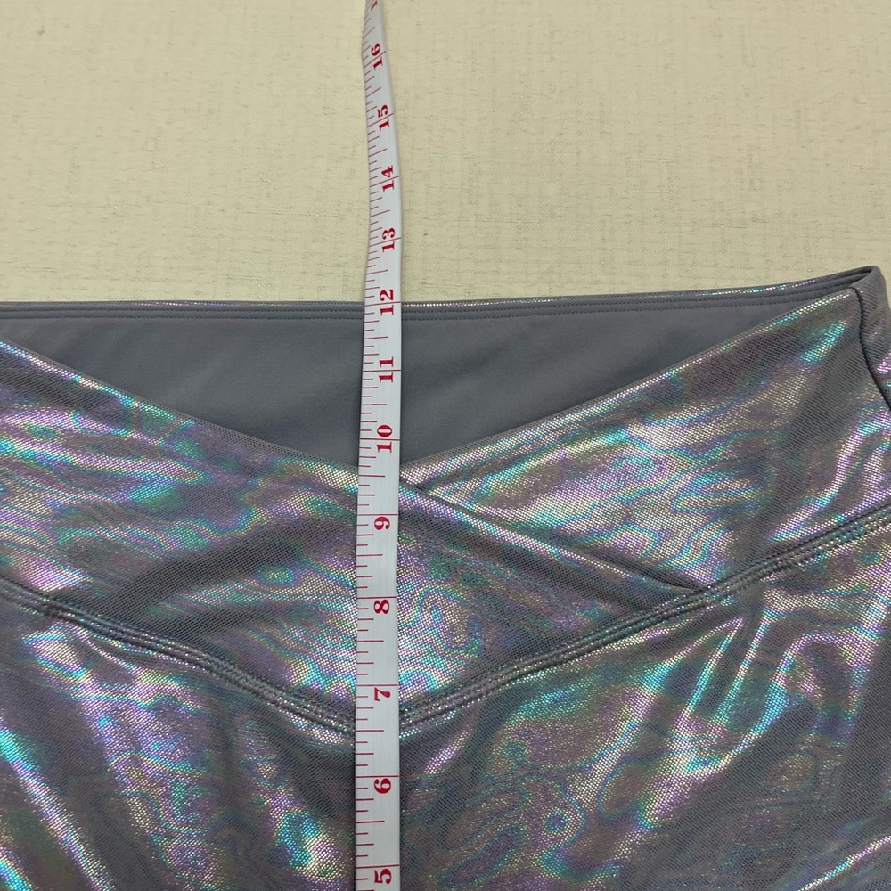 Lorna Jane L holographic bike shorts View 4